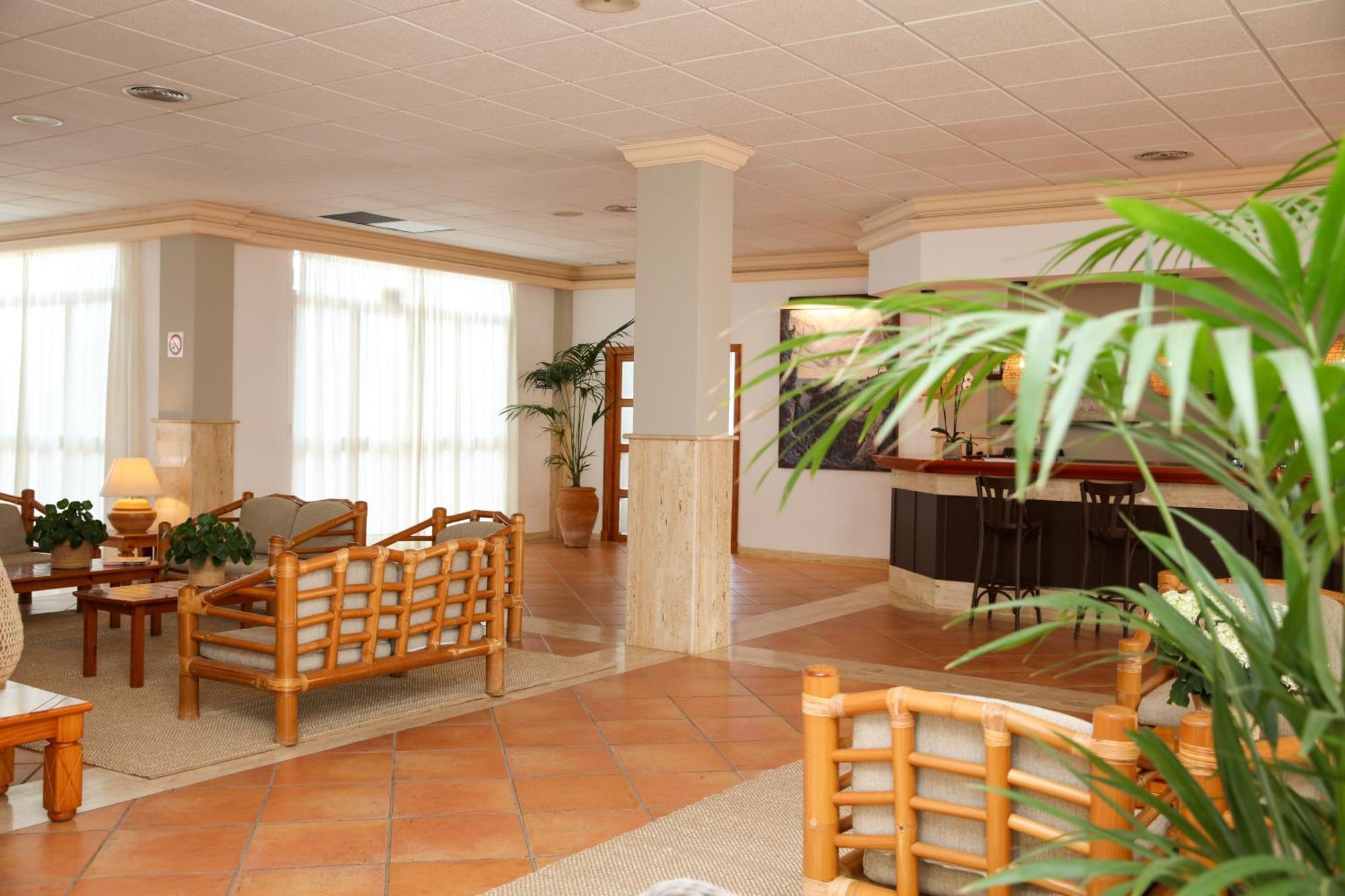 Nuramar Aparthotel Cala en Bosch Ngoại thất bức ảnh