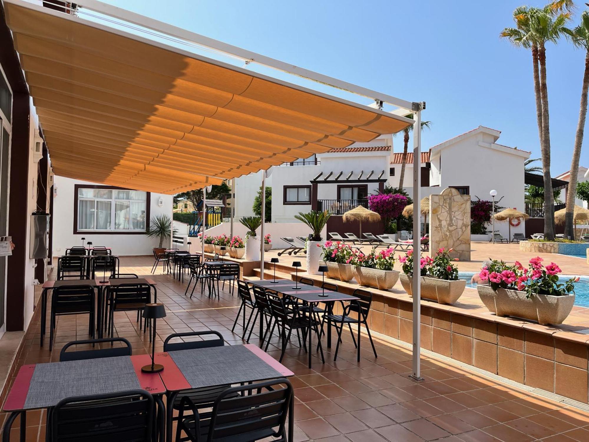 Nuramar Aparthotel Cala en Bosch Ngoại thất bức ảnh
