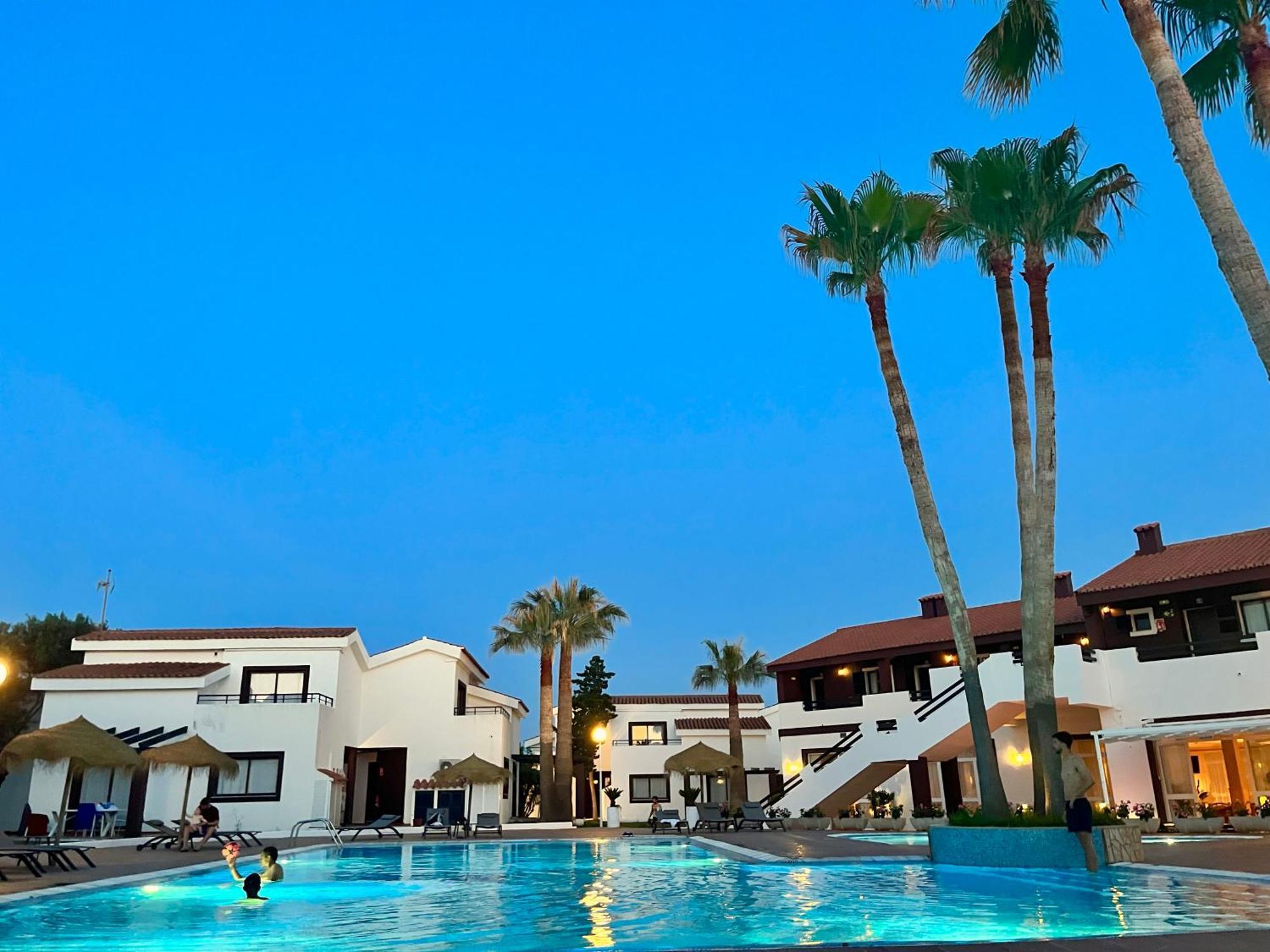 Nuramar Aparthotel Cala en Bosch Ngoại thất bức ảnh