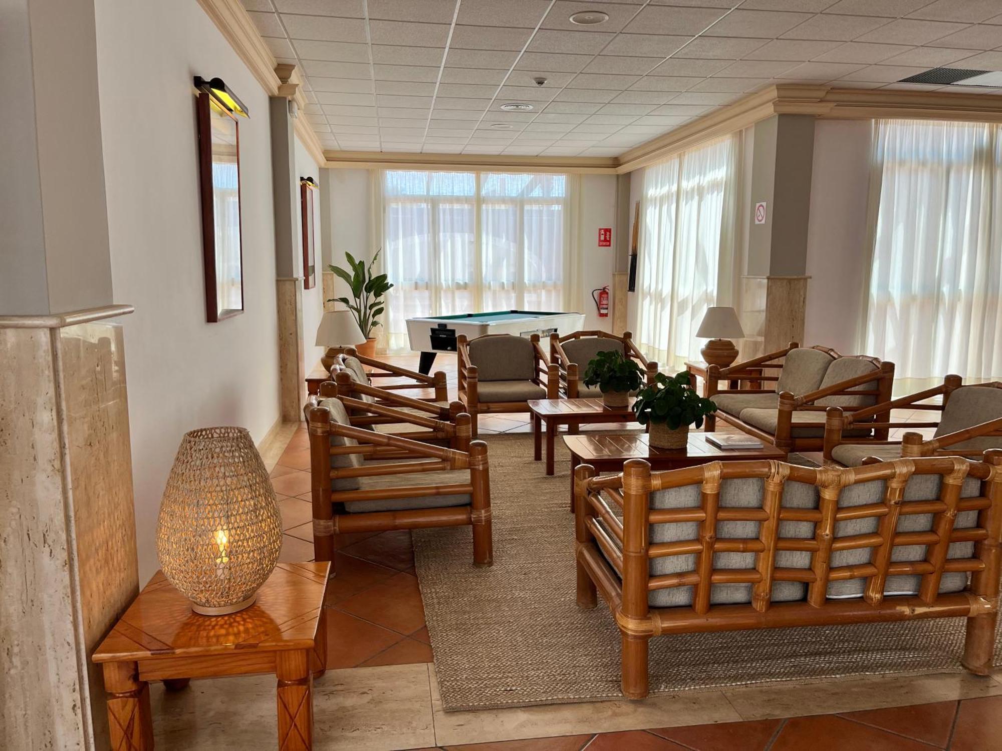 Nuramar Aparthotel Cala en Bosch Ngoại thất bức ảnh