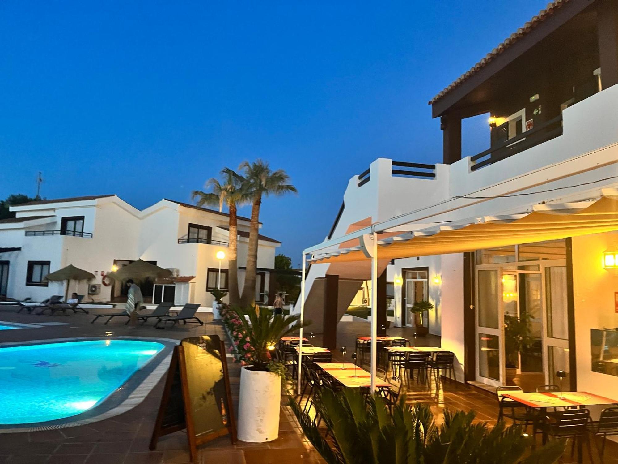 Nuramar Aparthotel Cala en Bosch Ngoại thất bức ảnh