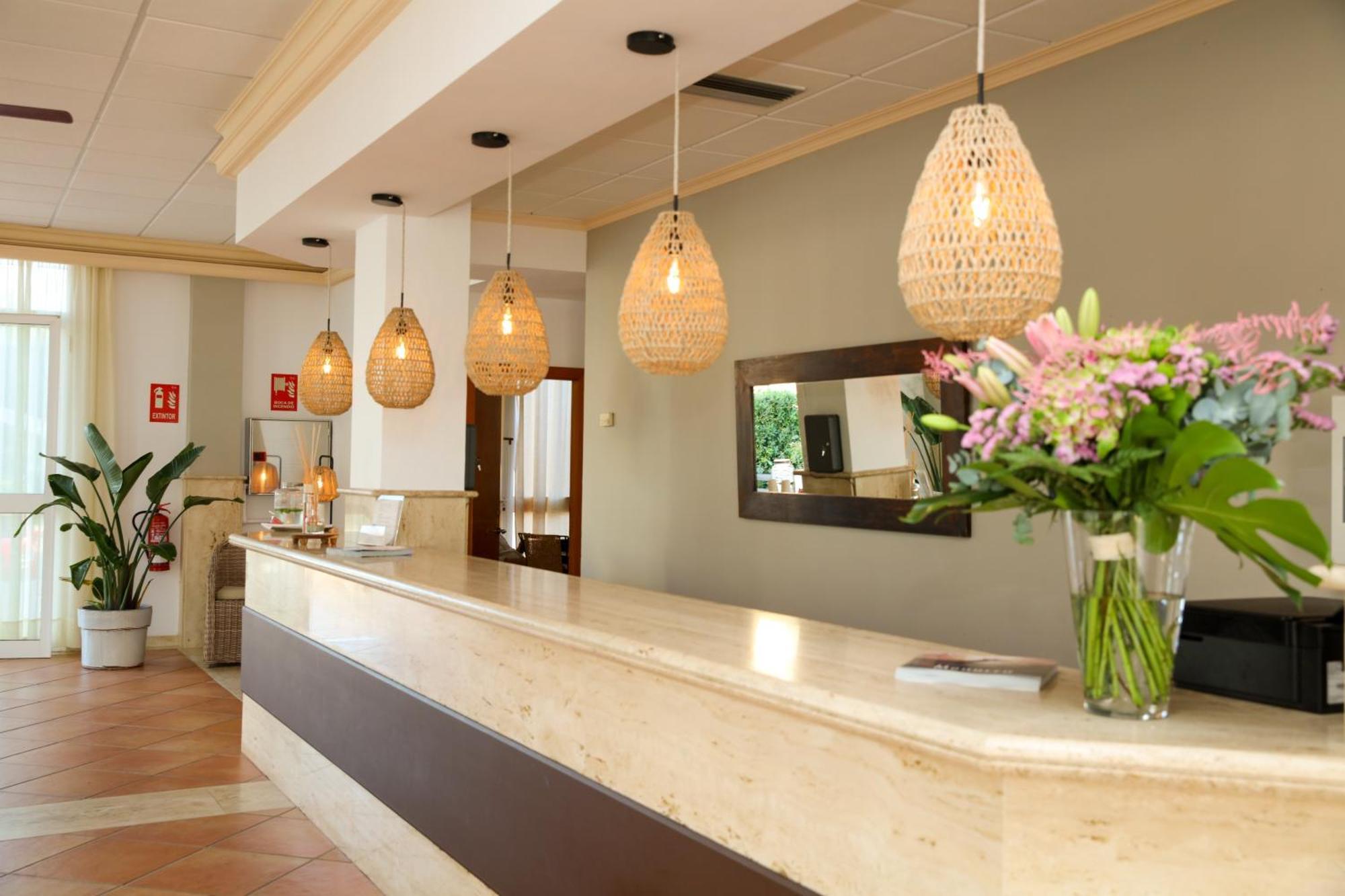 Nuramar Aparthotel Cala en Bosch Ngoại thất bức ảnh