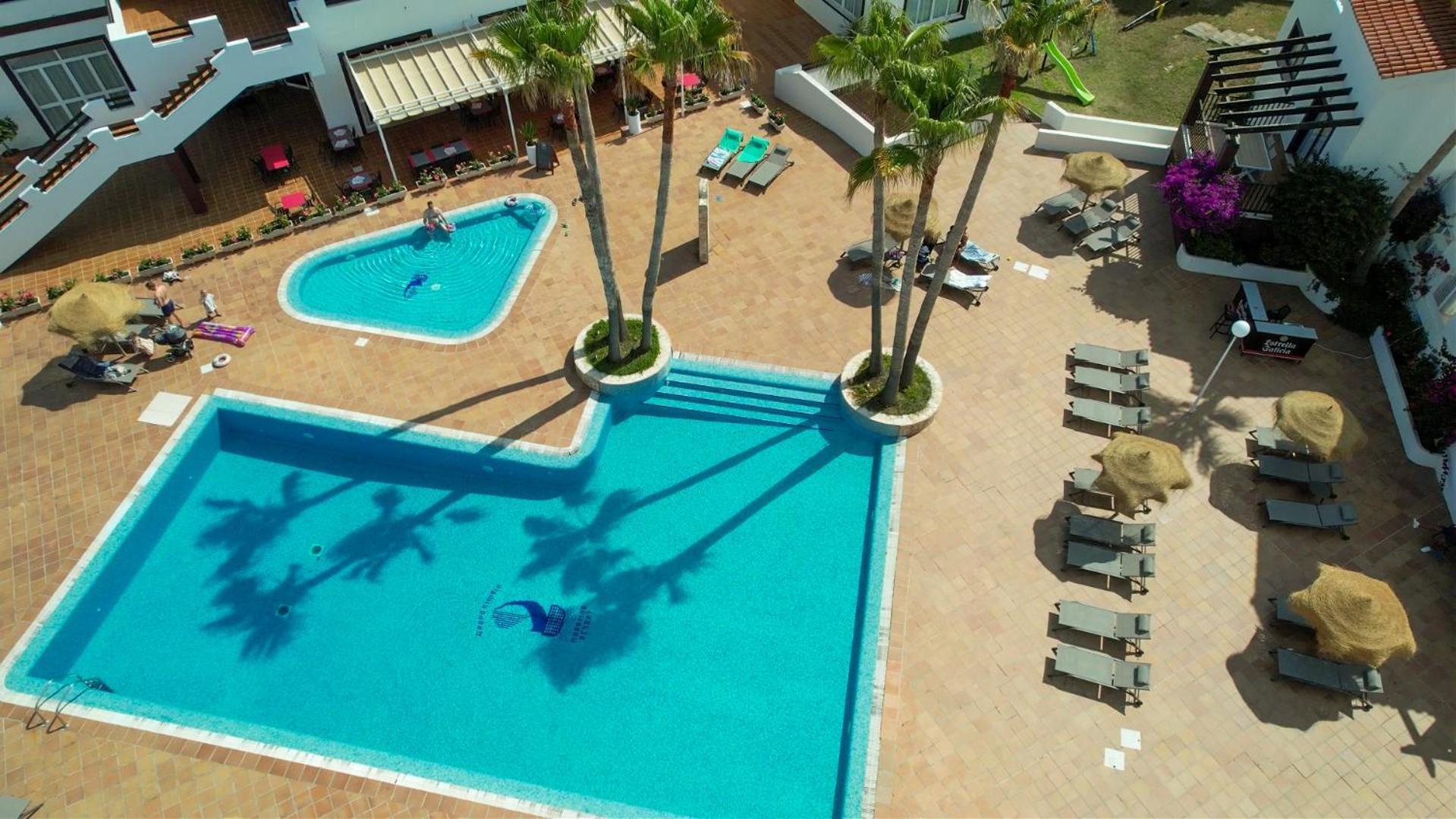 Nuramar Aparthotel Cala en Bosch Ngoại thất bức ảnh