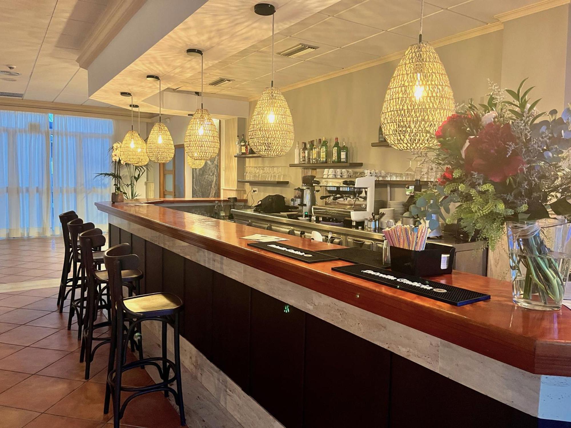 Nuramar Aparthotel Cala en Bosch Ngoại thất bức ảnh