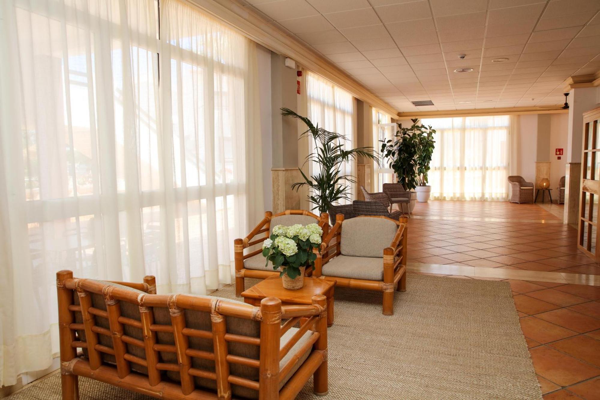 Nuramar Aparthotel Cala en Bosch Ngoại thất bức ảnh