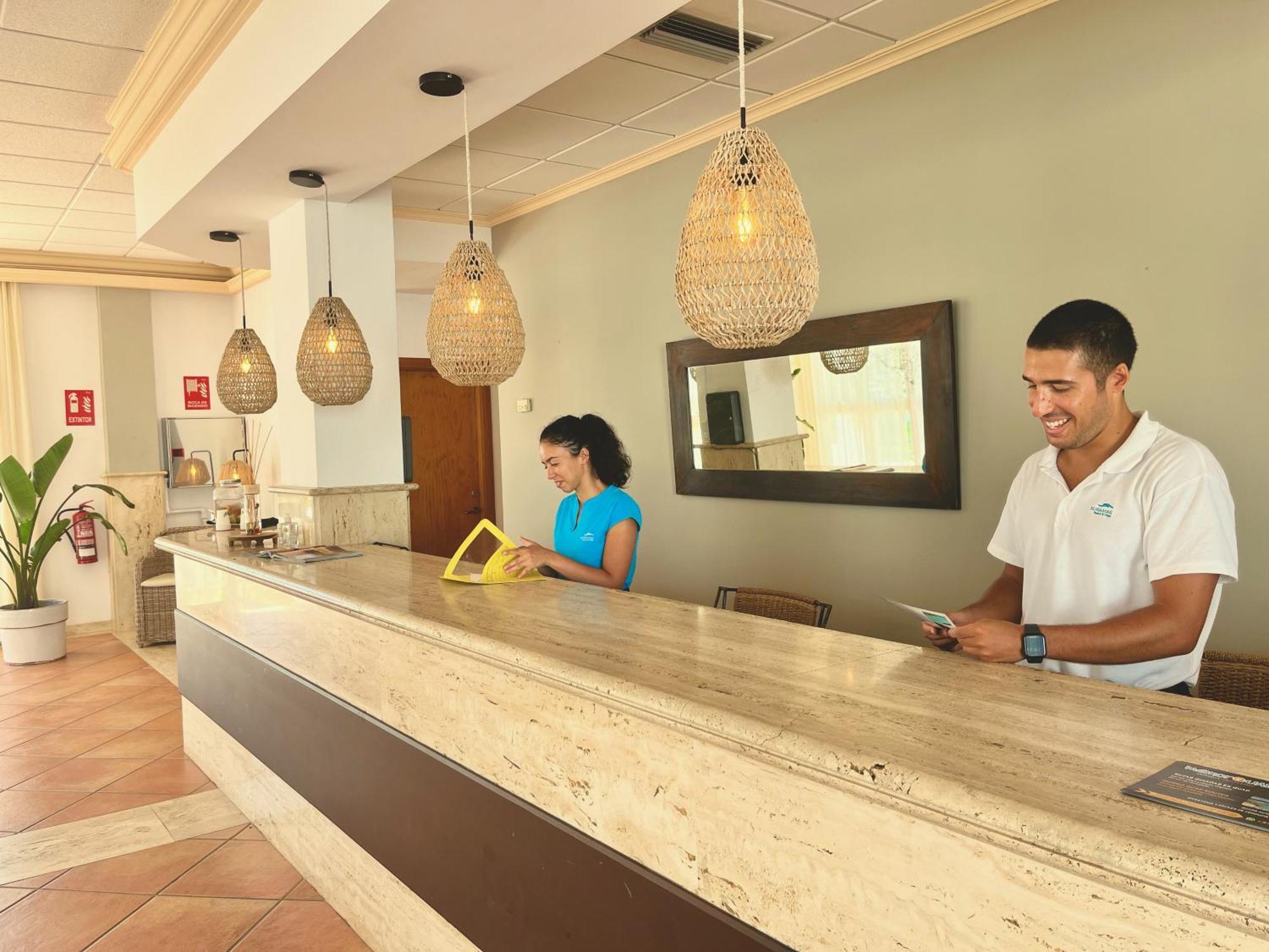 Nuramar Aparthotel Cala en Bosch Ngoại thất bức ảnh